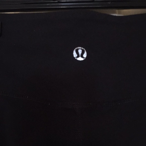 Lululemon Wunder Under Crop - Picture 4 of 4